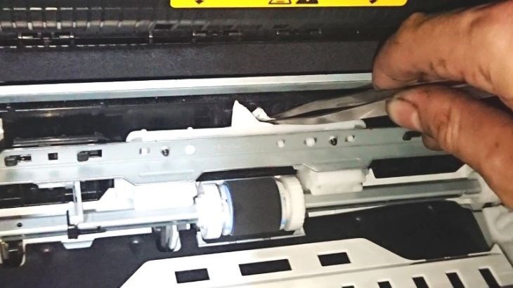 Nguyên nhân máy photocopy thường xuyên bị kẹt giấy